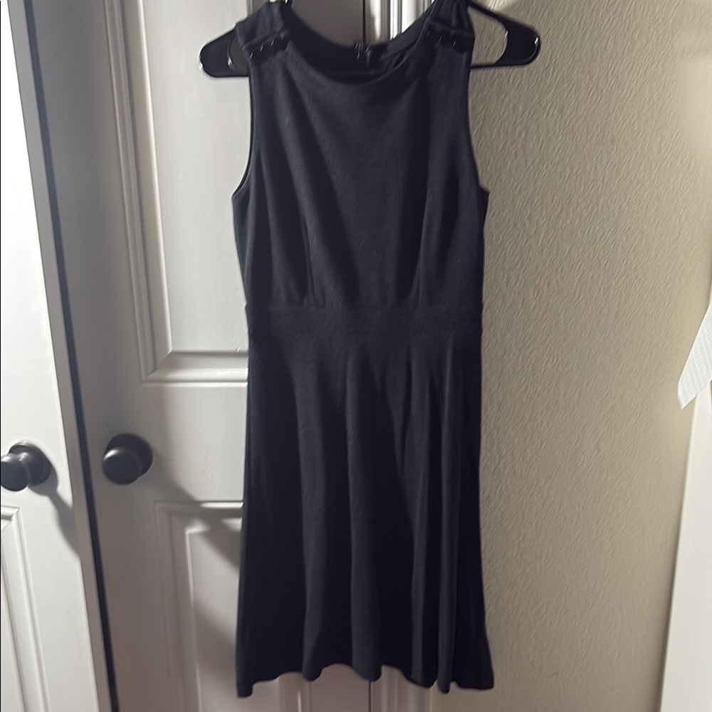 Elegant Black Sleeveless Dress